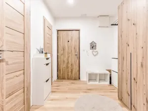 Prodej bytu 2+1, Karlovy Vary, Konečná, 63 m2