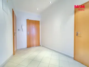 Pronájem bytu 2+kk, Praha, Sazovická, 47 m2