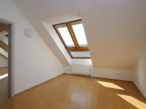 Pronájem kanceláře, Praha - Smíchov, Štefánikova, 82 m2