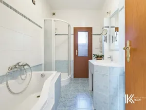 Prodej kanceláře, Hrochův Týnec, 356 m2