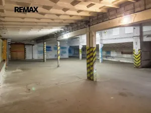 Pronájem skladu, Hovorany, 262 m2