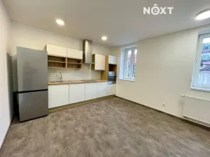 Pronájem bytu 3+kk, Hluboká nad Vltavou, Masarykova, 68 m2