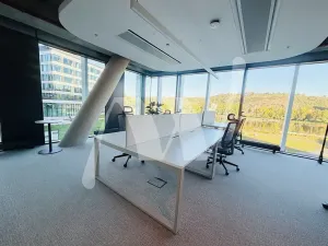 Pronájem kanceláře, Praha - Holešovice, Pod dráhou, 673 m2