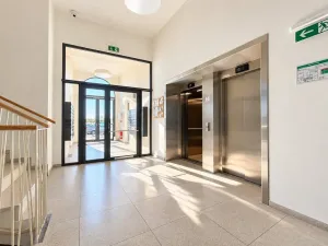 Pronájem bytu 1+kk, Brno, Opuštěná, 35 m2