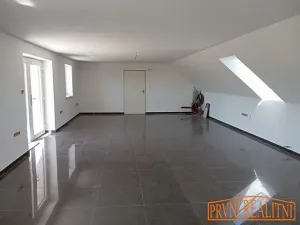 Pronájem kanceláře, Uherský Brod, Kučerovo nám., 30 m2
