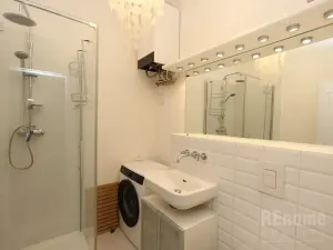 Pronájem bytu 2+1, Praha - Žižkov, Lupáčova, 67 m2