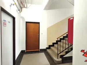Pronájem kanceláře, Praha - Vysočany, Mlékárenská, 48 m2