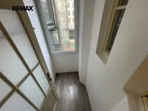 Pronájem bytu 2+kk, Praha - Holešovice, Farského, 51 m2