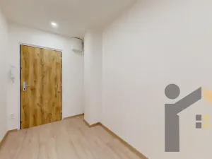 Pronájem bytu 2+kk, Praha - Kobylisy, Mirovická, 39 m2