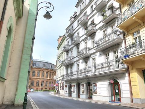 Prodej bytu 3+1, Karlovy Vary, Mariánskolázeňská, 101 m2