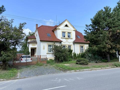 Prodej vícegeneračního domu, Kyselovice, 288 m2