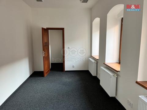 Pronájem kanceláře, Louny, Mírové náměstí, 40 m2