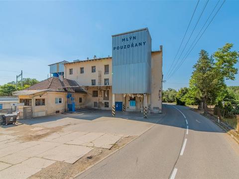 Prodej výrobních prostor, Pouzdřany, U Mlýna, 6000 m2