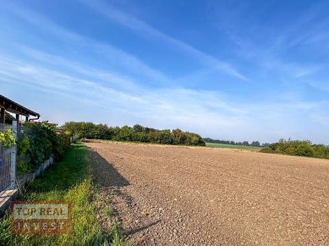 Prodej podílu pole, Kroměříž, 2414 m2