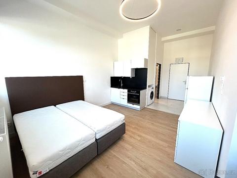 Pronájem bytu 1+kk, Praha - Vysočany, Poděbradská, 32 m2