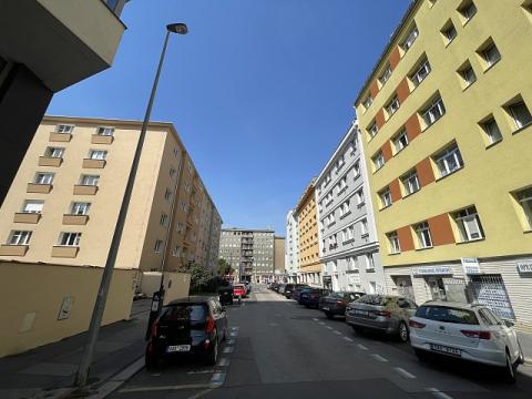 Prodej bytu 3+kk, Praha - Libeň, U svobodárny, 56 m2