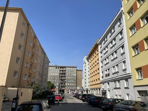 Prodej bytu 3+kk, Praha - Libeň, U svobodárny, 56 m2