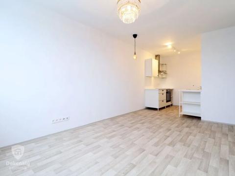 Pronájem bytu 2+kk, Praha - Kobylisy, Třebenická, 40 m2