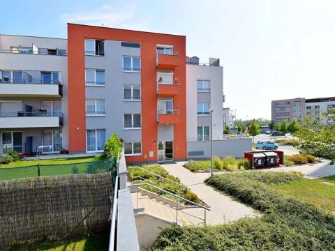 Pronájem bytu 1+kk, Praha - Letňany, Hlučkova, 30 m2