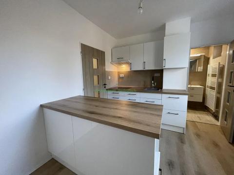 Prodej bytu 2+kk, Frenštát pod Radhoštěm, nám. Míru, 39 m2