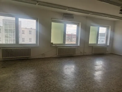 Pronájem obchodního prostoru, Pardubice, 65 m2