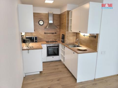 Pronájem bytu 2+kk, Praha - Prosek, Vysočanská, 42 m2