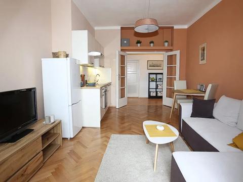 Pronájem bytu 2+kk, Praha - Nusle, Kloboučnická, 44 m2