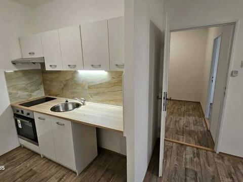 Pronájem bytu 2+kk, Most, Kpt. Jaroše, 40 m2