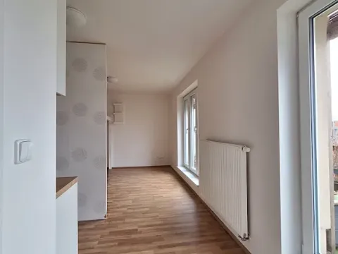 Pronájem bytu 1+kk, Praha - Holešovice, Malá Plynární, 29 m2