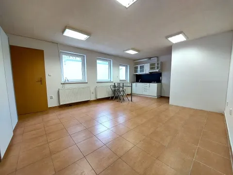 Pronájem bytu 1+kk, Vranovice, Hlavní, 35 m2