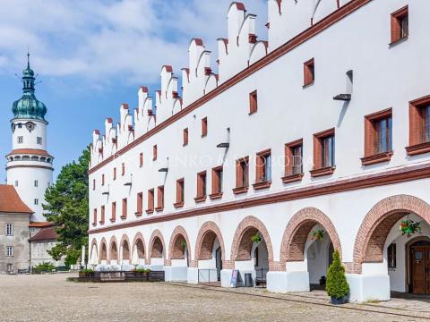 Prodej apartmánu, Nové Město nad Metují, Husovo náměstí, 730 m2