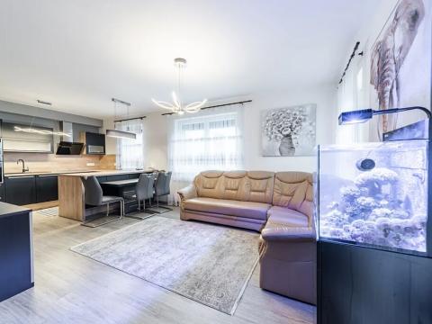 Pronájem bytu 2+kk, Praha - Hloubětín, Saarinenova, 61 m2