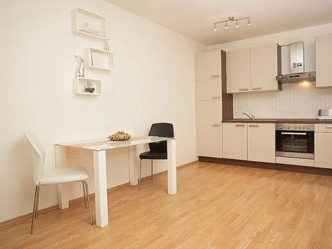 Prodej bytu 1+kk, Jesenice, Sluneční, 35 m2