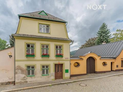 Prodej rodinného domu, Šumperk, Kostelní nám., 244 m2