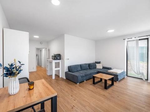 Prodej bytu 2+kk, Hluboká nad Vltavou, Potoční, 60 m2