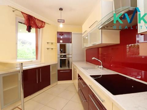 Pronájem bytu 4+1, Karlovy Vary, Zbrojnická, 108 m2