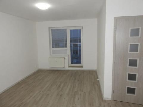Prodej bytu 2+1, Milovice, Spojovací, 47 m2