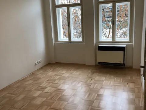 Pronájem bytu 3+1, Praha - Nové Město, Na Moráni, 70 m2