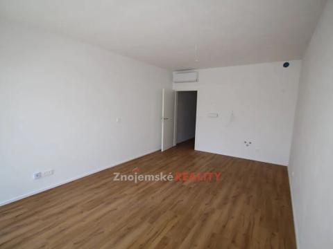 Pronájem bytu 1+kk, Znojmo, Jarošova, 29 m2