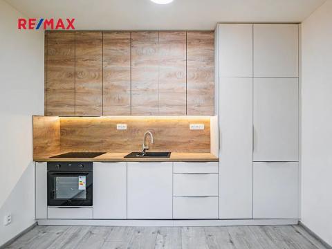 Pronájem bytu 2+kk, Jindřichův Hradec, Schwaigrova, 41 m2