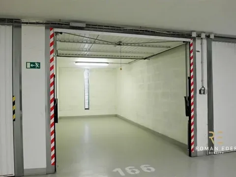 Pronájem garáže, Praha - Prosek, Lovosická, 18 m2