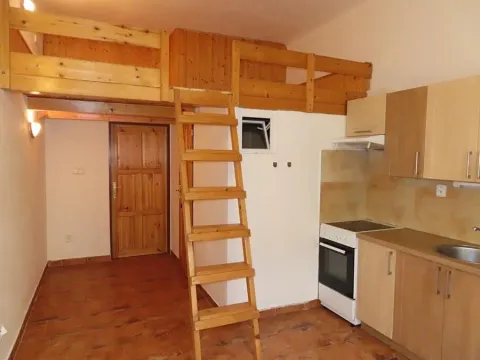 Pronájem bytu 1+1, Praha - Smíchov, Plzeňská, 32 m2