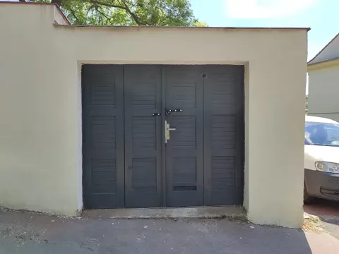 Pronájem garáže, Praha - Smíchov, Podbělohorská, 15 m2