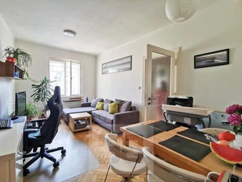 Pronájem bytu 2+kk, Praha - Holešovice, Veletržní, 46 m2