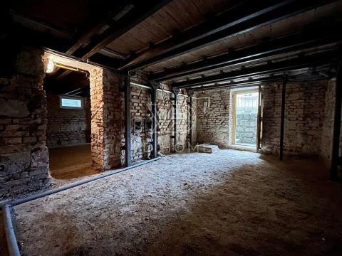 Pronájem skladu, Liberec, nám. Žižkovo, 43 m2
