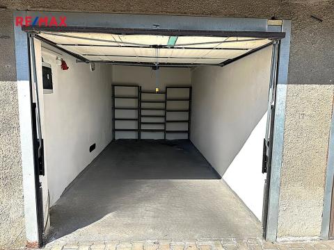 Pronájem garáže, Praha - Vysočany, Na Krocínce, 17 m2