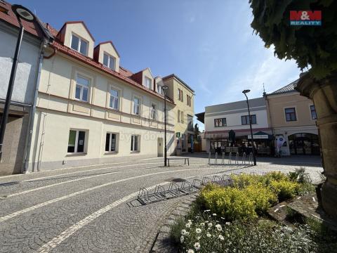Pronájem bytu 1+kk, Třebechovice pod Orebem, Masarykovo náměstí, 41 m2