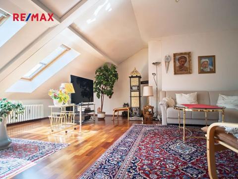 Prodej bytu 3+1, Karlovy Vary, Raisova, 110 m2