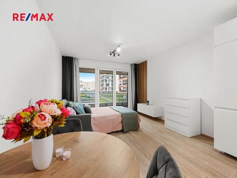Pronájem bytu 1+kk, Praha - Hloubětín, Poděbradská, 37 m2