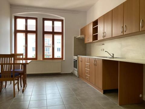 Pronájem bytu 2+1, Chomutov, Kukaňova, 68 m2